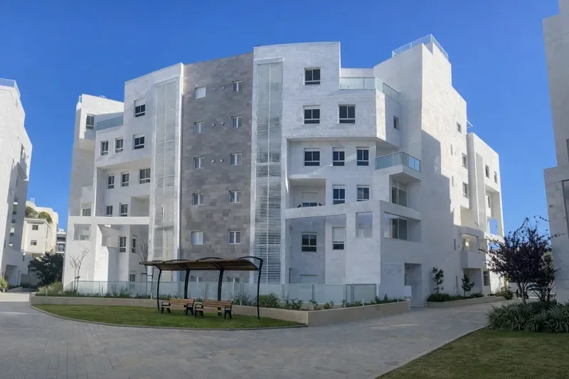 וילה פרטית יוקרתית בהרצליה פיתוח — בנייה ועבודות בטון ברמה גבוהה